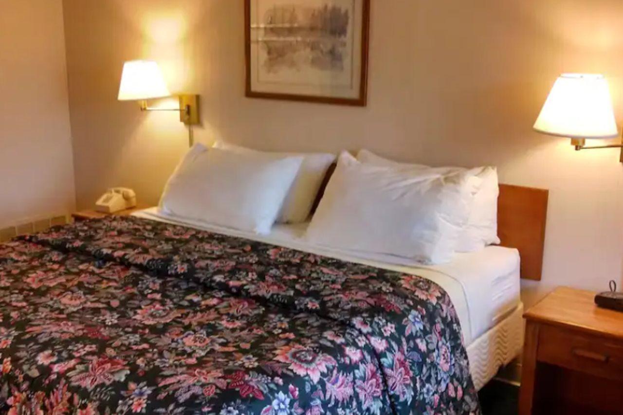 Americas Best Value Inn Marion Nc Bagian luar foto